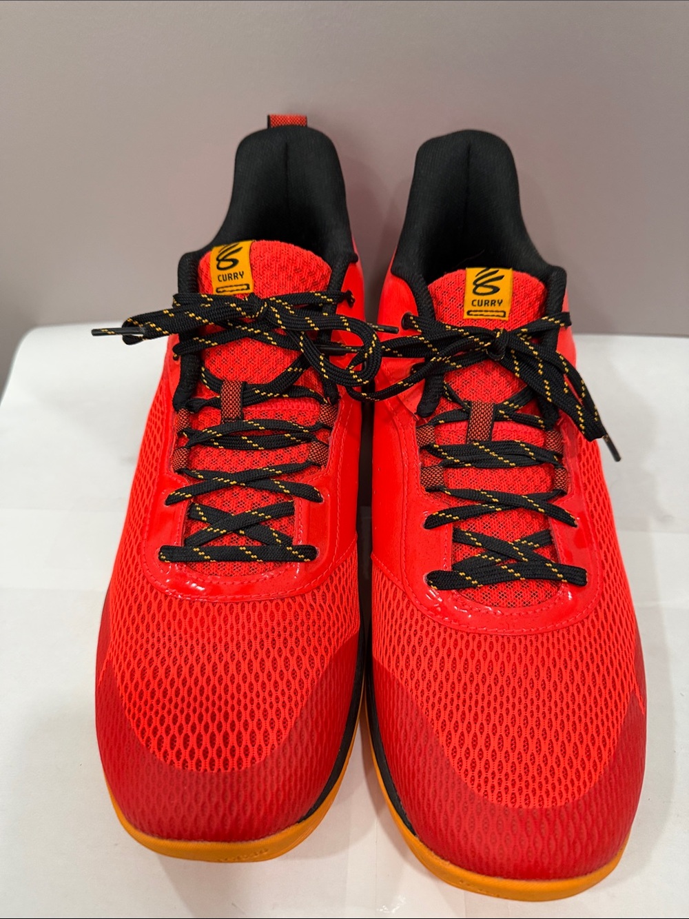 New Men’s Curry Under Armour Red and Black Basketball Athletic Shoes Size 12.5